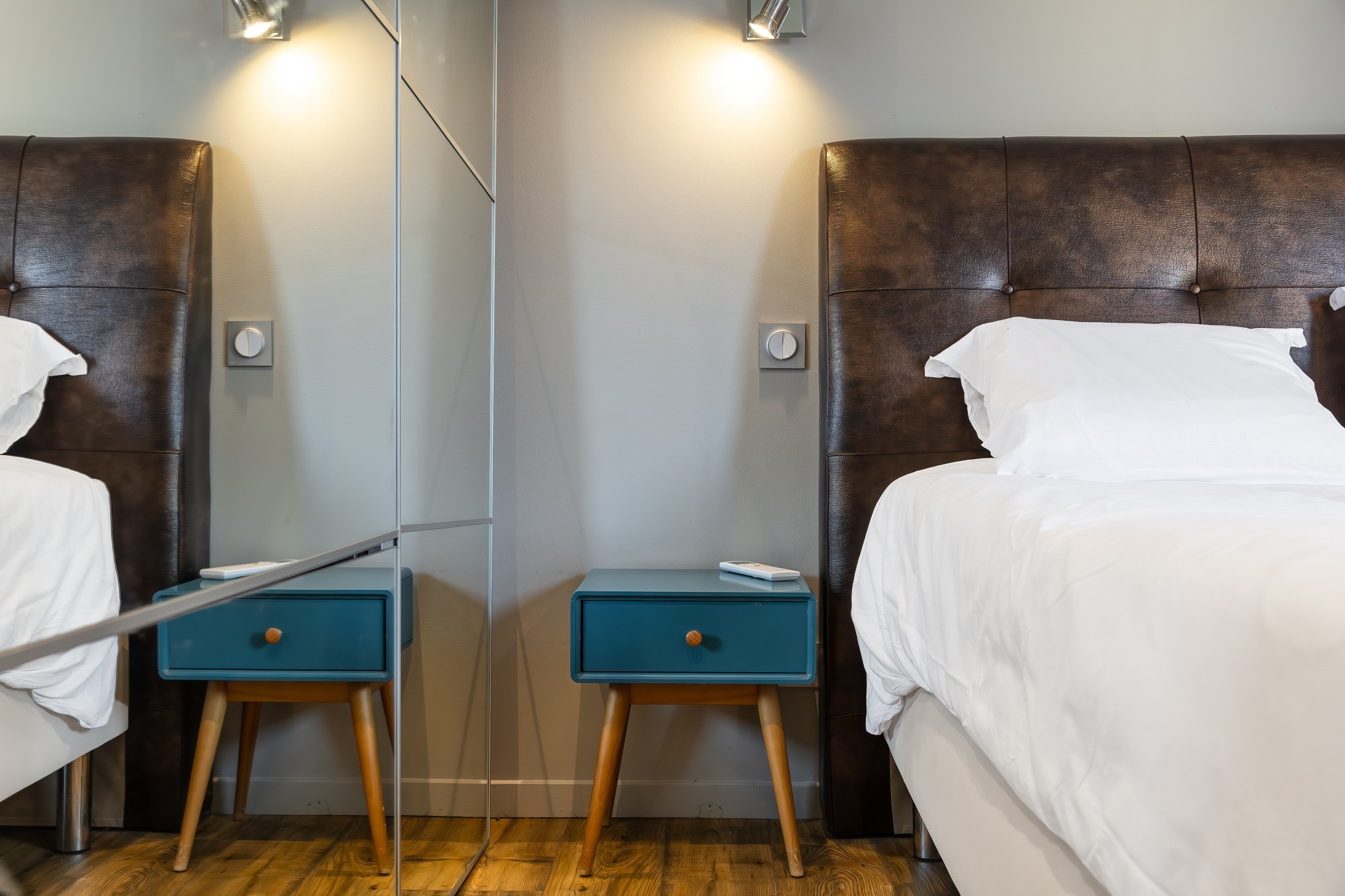Détail de la chambre de l'appartement Ébène à Annecy