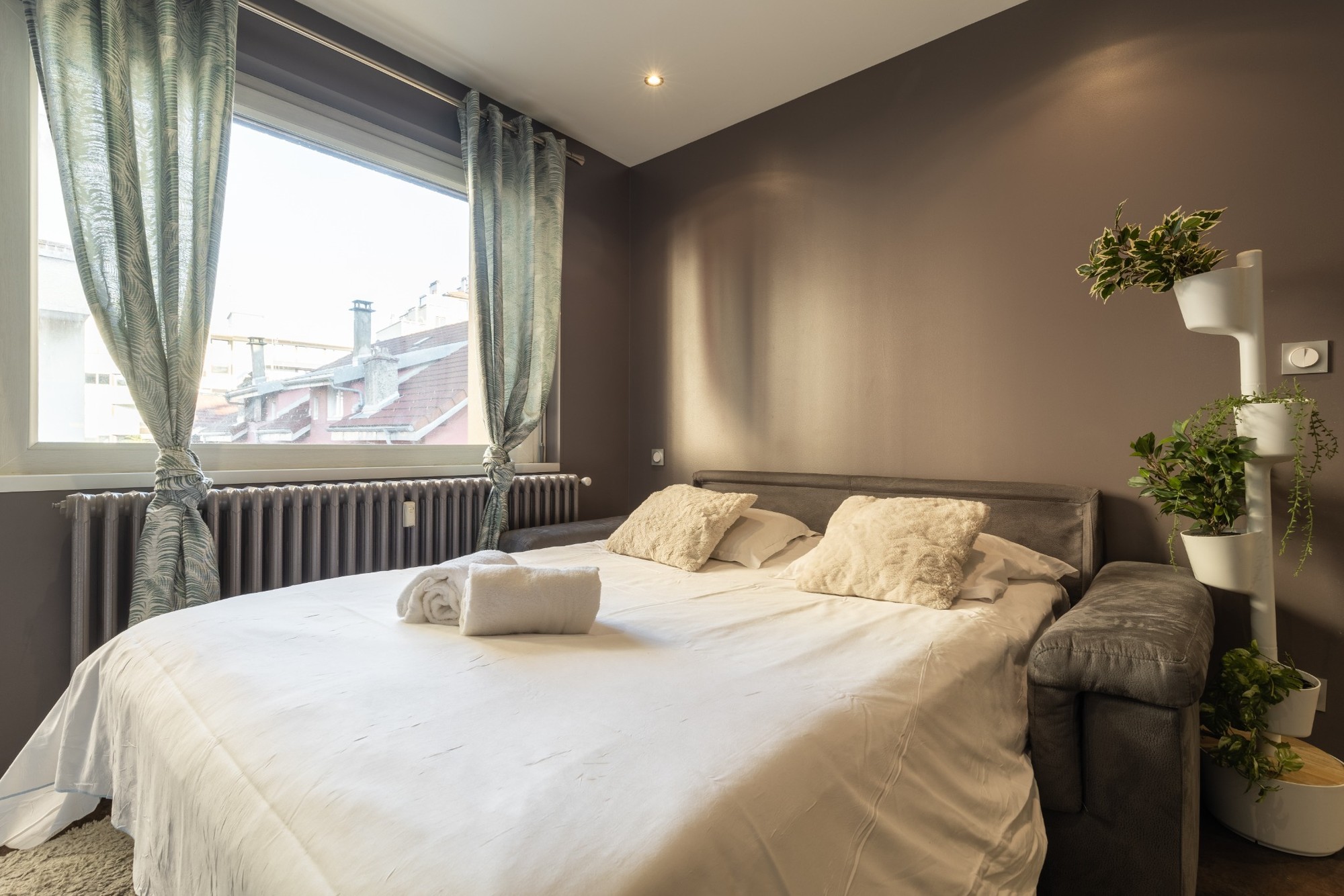 Canapé convertible du séjour de l'appartement Écrin à Annecy